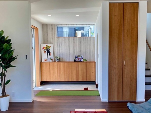 株式会社エスコネクト・クロス替え工事